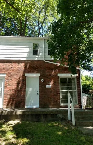 209 S Emerson Ave — Photo 1