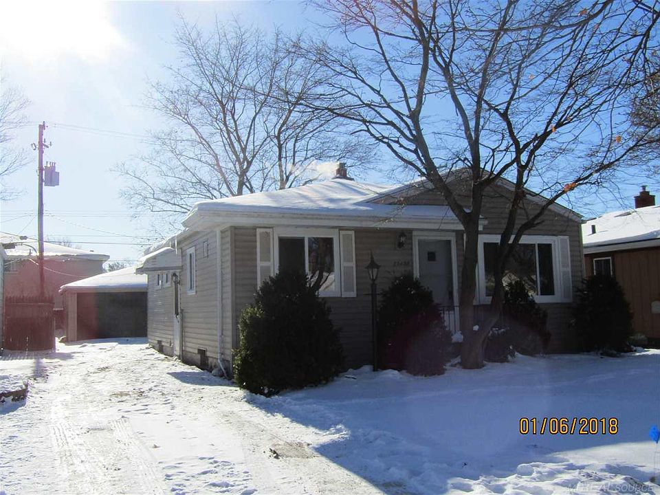 1st image of 22428 Lake Dr