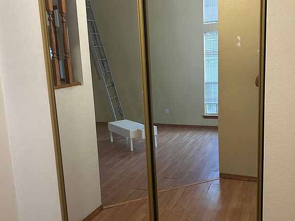5th image of 9312 Clearwater St NW
