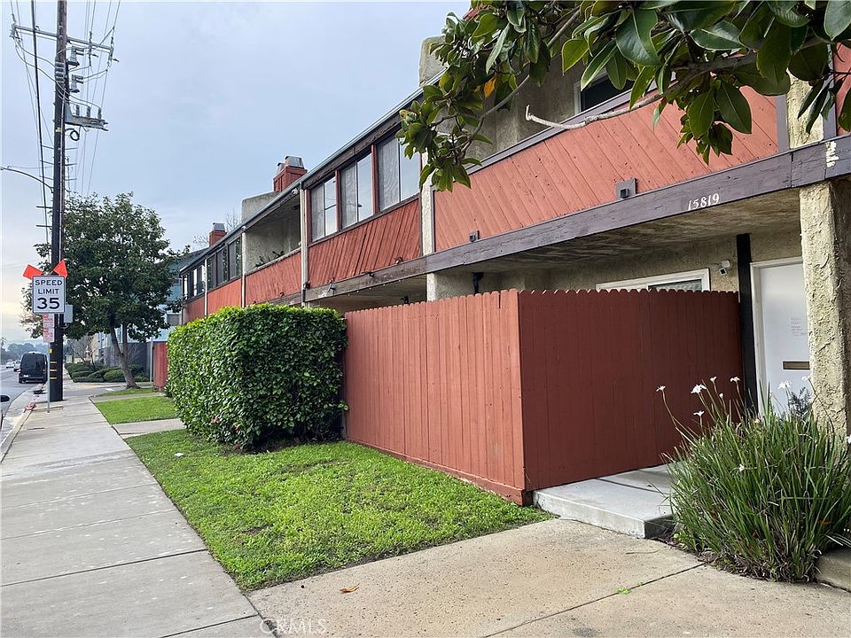 1st image of 15819 Prairie Ave
