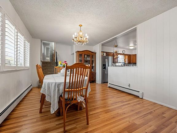 4th image of 2100 Elmwood Ln