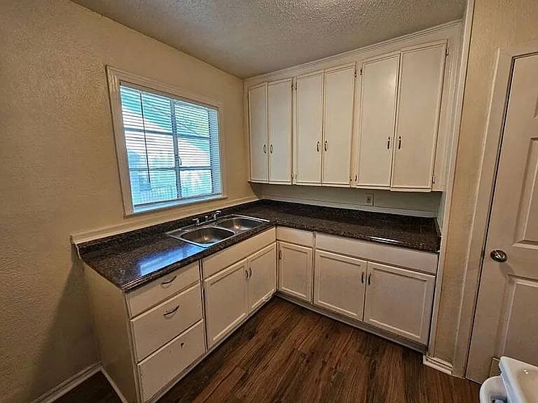 2nd image of 6540 Hollis Ave #F