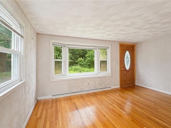 5th image of 225 Francis Ave