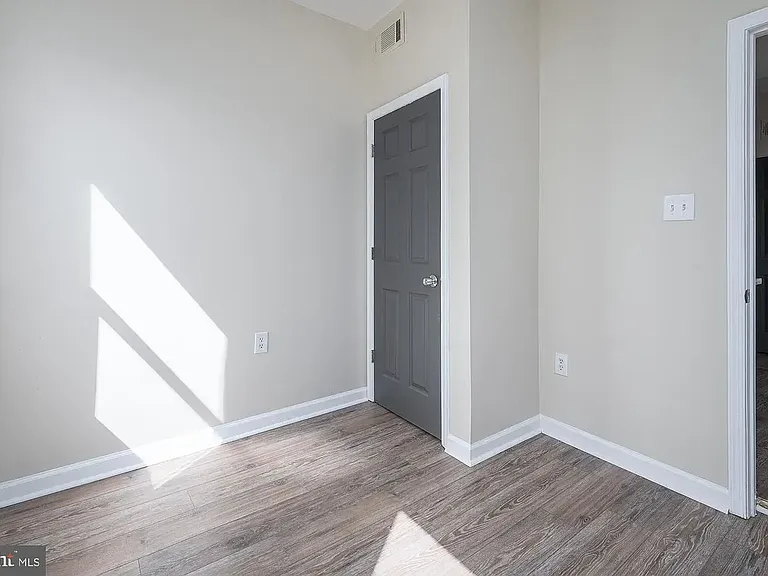 2444 Druid Hill Ave — Photo 9