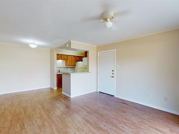 3rd image of 904 University Oaks Blvd APT 1