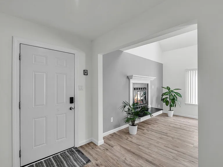 5028 Halwell Dr — Photo 4