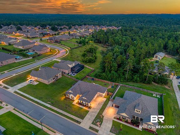4th image of 34227 Burwood Dr