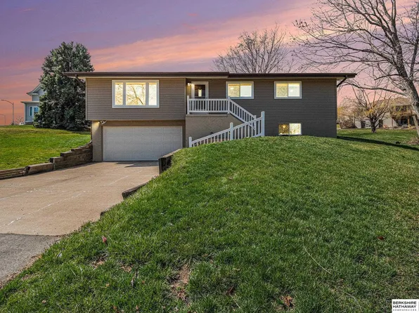 1159 Maple Dr, Blair, NE 68008