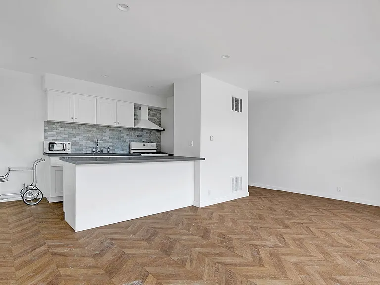 542 Glenrock Ave — Photo 37