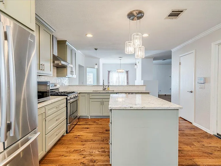 3111 Festus Dr — Photo 8