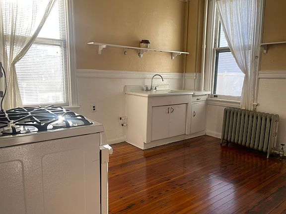 5th image of 51 Summit Ave APT 1B