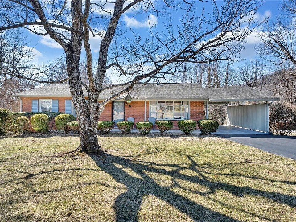1st image of 2101 Bridle Ln
