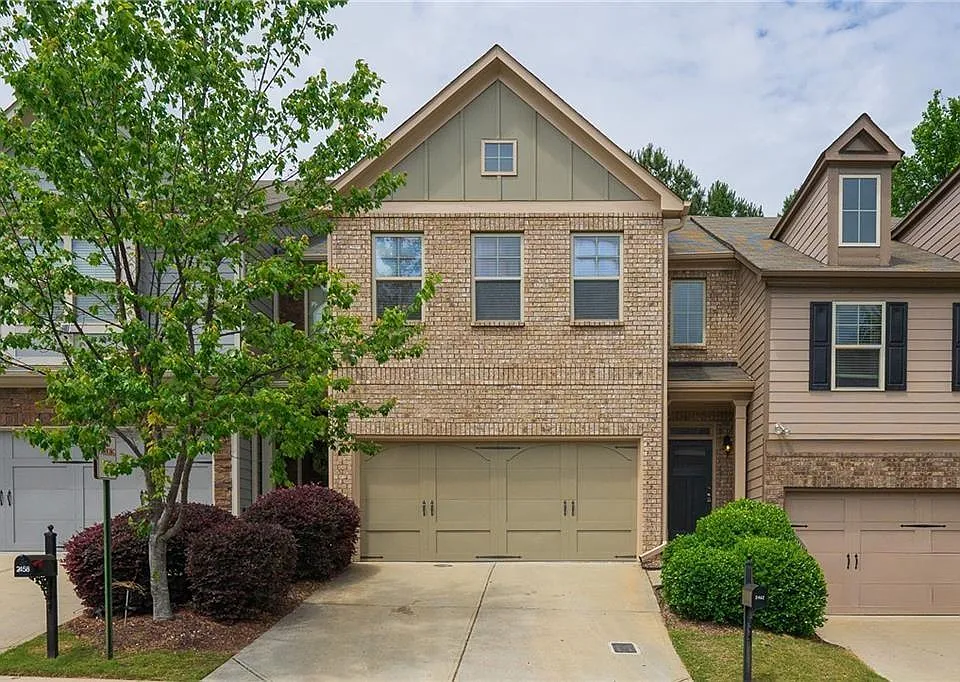 2462 Whiteoak Run SE #18