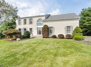 4 Cory Ln, Bridgewater, NJ 08807