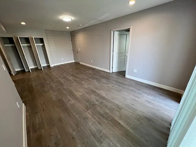 14848 Delano St #301 — Photo 2