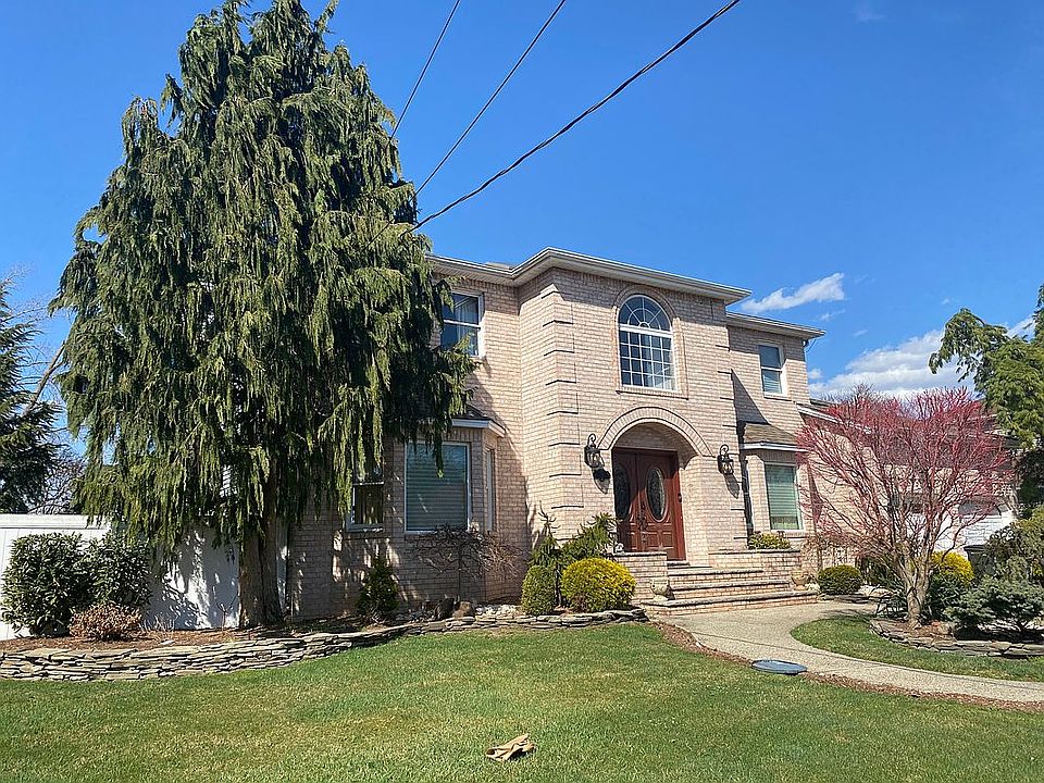 1st image of 35 Adlers Ln