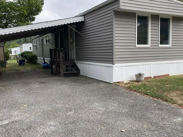 37 Sunflower Drive, Bohemia, NY 11716