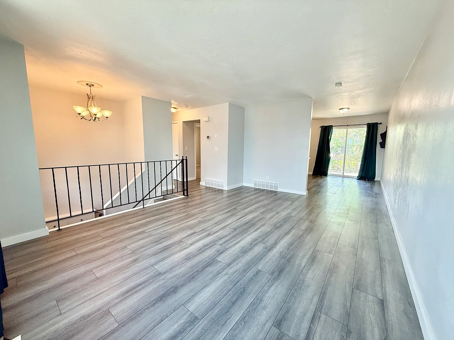 4 bed, 1392 sqft, $2,000 — Photo 3