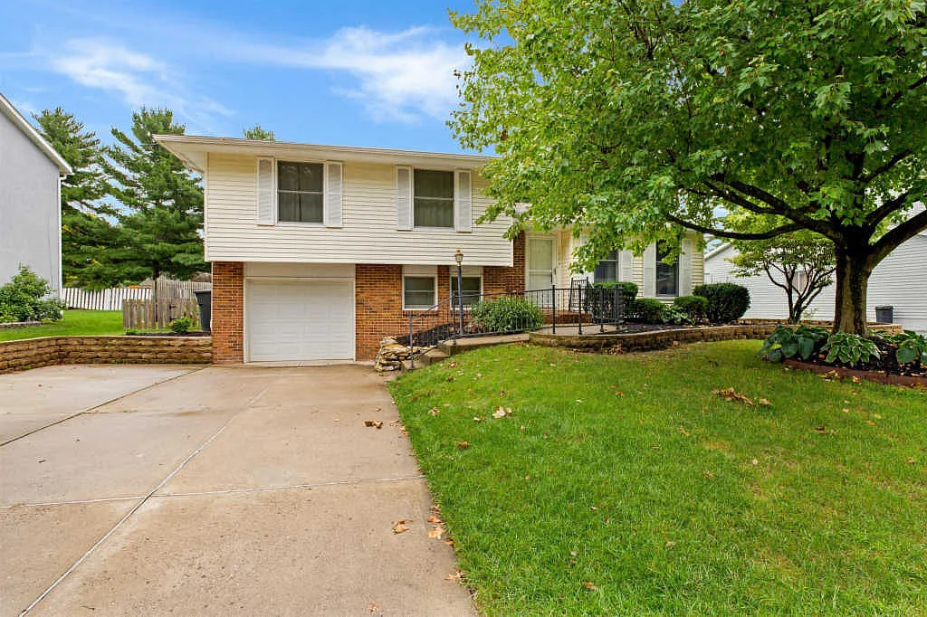 1224 Crestview St photo 1
