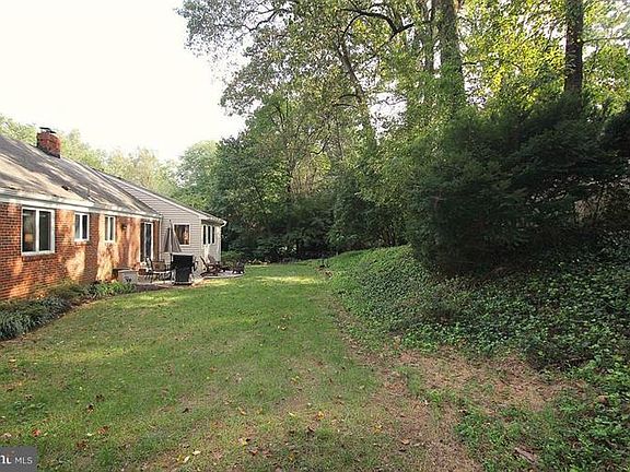 4th image of 623 Laura Dr