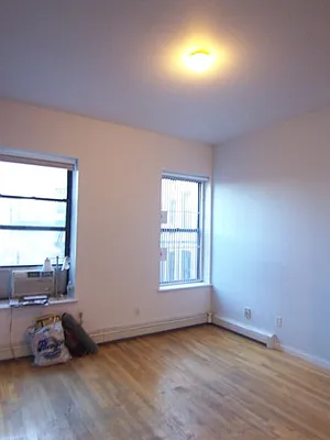 Rented by New York Realty | media 32