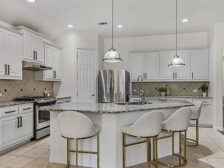 5501 Allamanda Dr — Photo 10