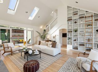 6167 Ocean View Dr, Oakland, CA 94618