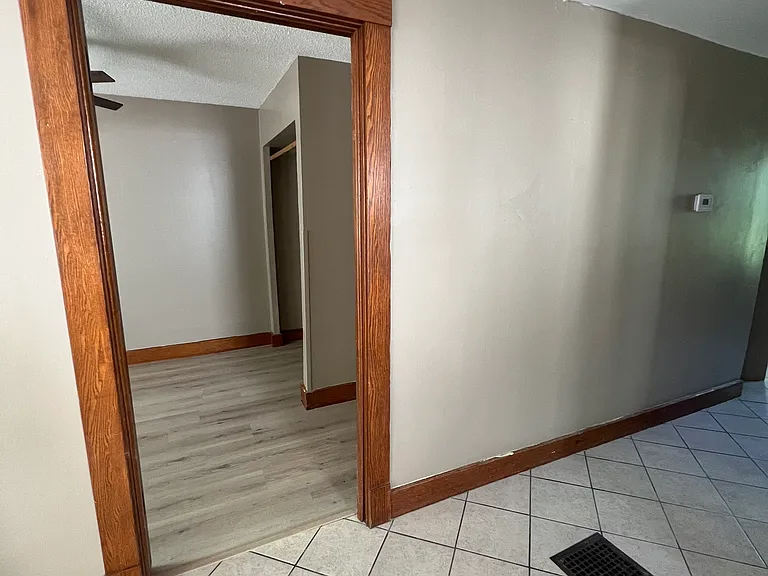20 E 15th Ave #B — Photo 6