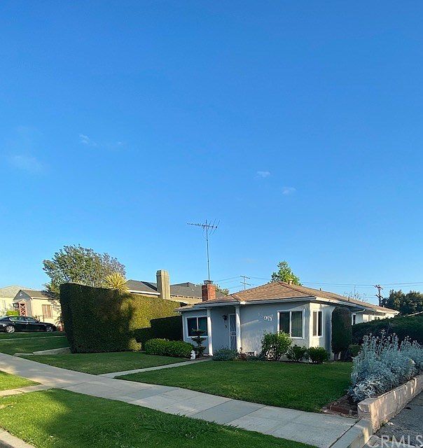 2nd image of 4550 W 63rd St