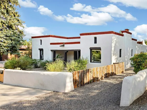 337 Don Cubero Pl, Santa Fe, NM 87505