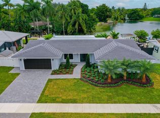 8215 SW 140th Ave, Miami, FL 33183