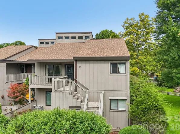 210 Juniper Ln, Hendersonville, NC 28739