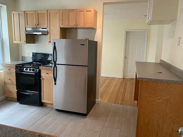 220 Hanover St #10 — Photo 16