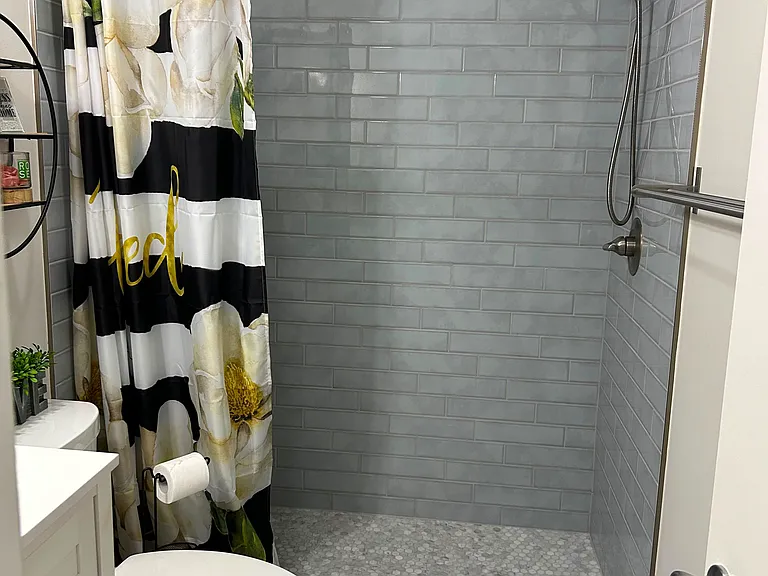 175 W King St #120 — Photo 4