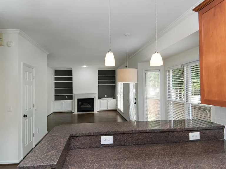 400 Olmsted Park Pl — Photo 7