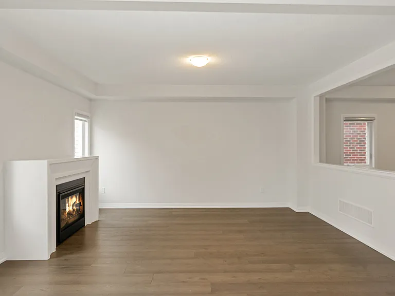1372 Harrington St #1372 HARRINGTON ST — Photo 23