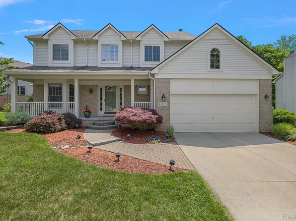 43115 Sandstone Dr, Novi, MI 48377