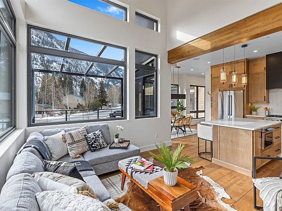 2nd image of 160 Forest Drive UNIT A
