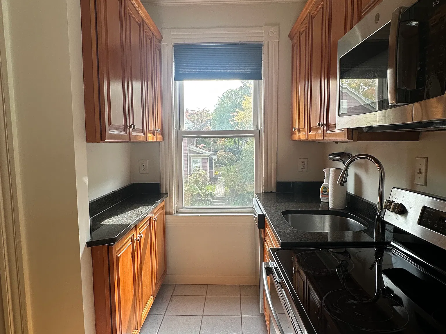 3 bed, 1700 sqft, $3,000 — Photo 3