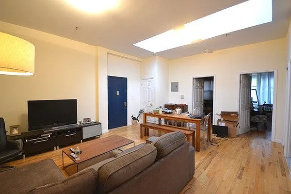 Rented by Bold New York | media 6