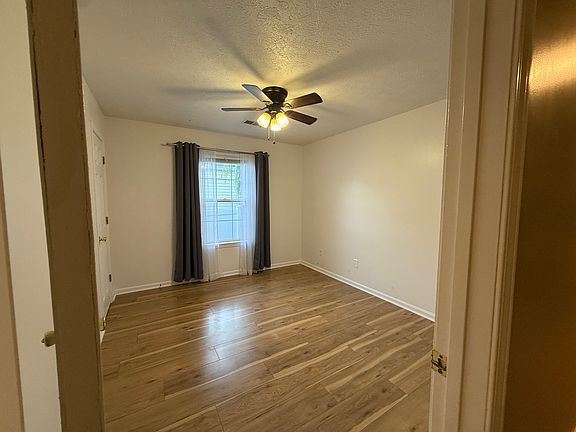4th image of 1423 Rufer Ave #1423