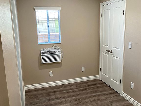 5th image of 423 S Lincoln Pl #F