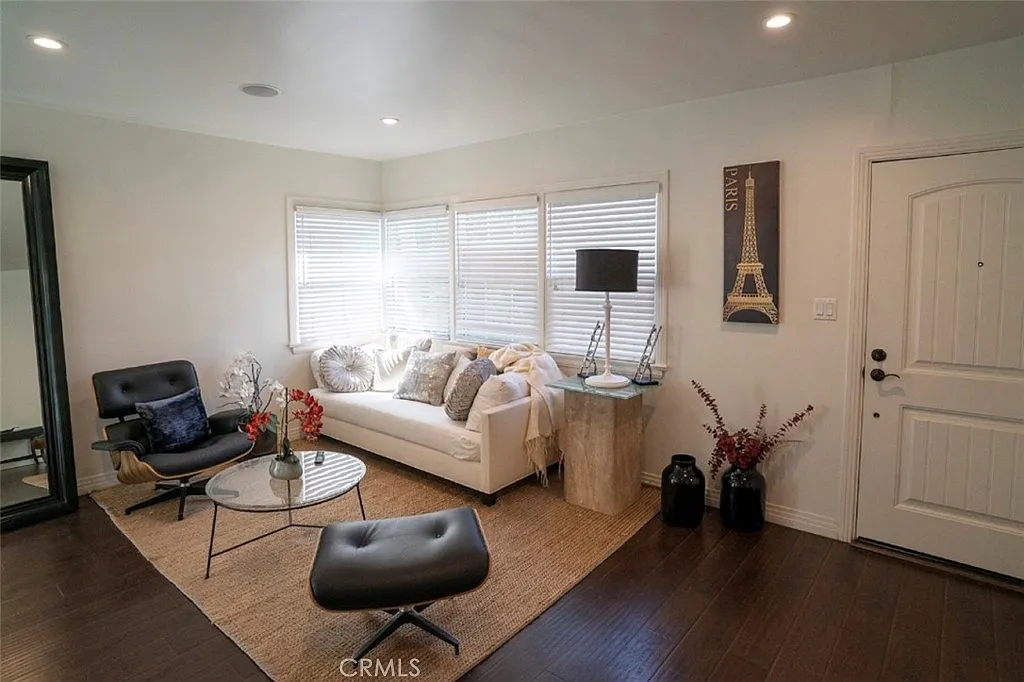 1 bed, 750 sqft, $3,000 — Photo 2