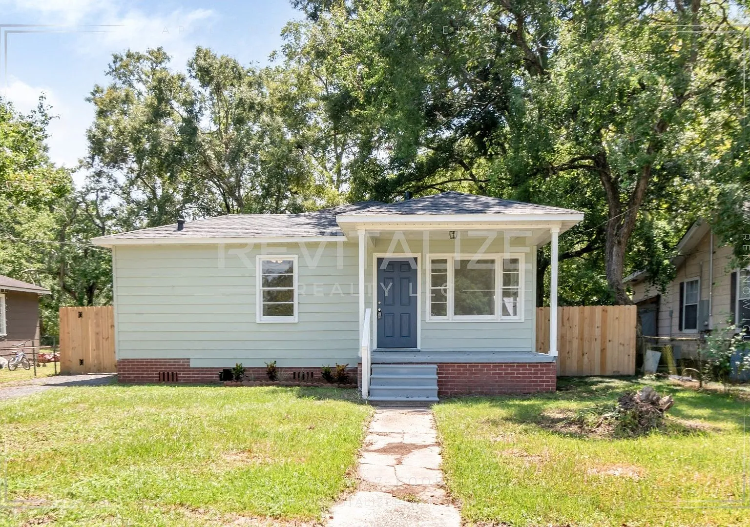 Charming 3BR with Carport & Fenced Yard — Photo 1