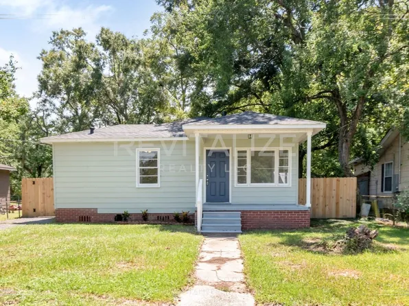 253 10th Ave, Chickasaw, AL 36611
