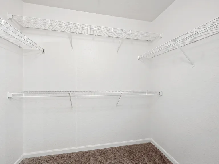 Wellesley Apartments — Photo 25