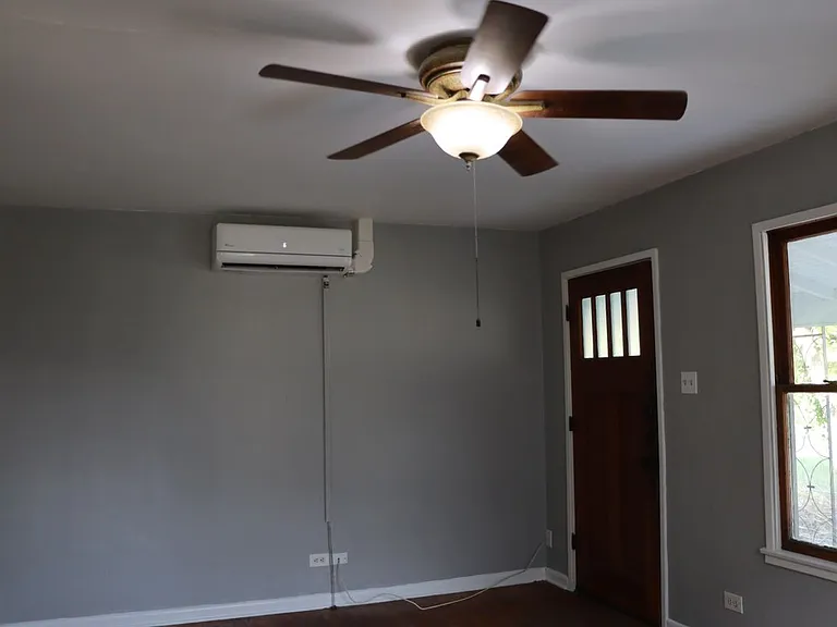 203 Brooks Ave — Photo 2