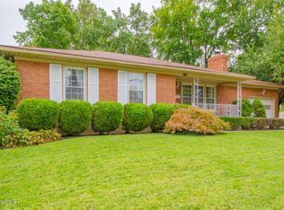 1426 Anna Ln, Louisville, KY 40216