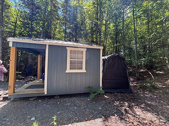 3rd image of 544 Lakeview Road
