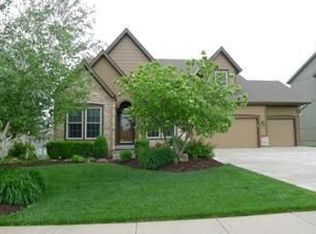 9716 N Windsor Ave, Kansas City, MO 64157